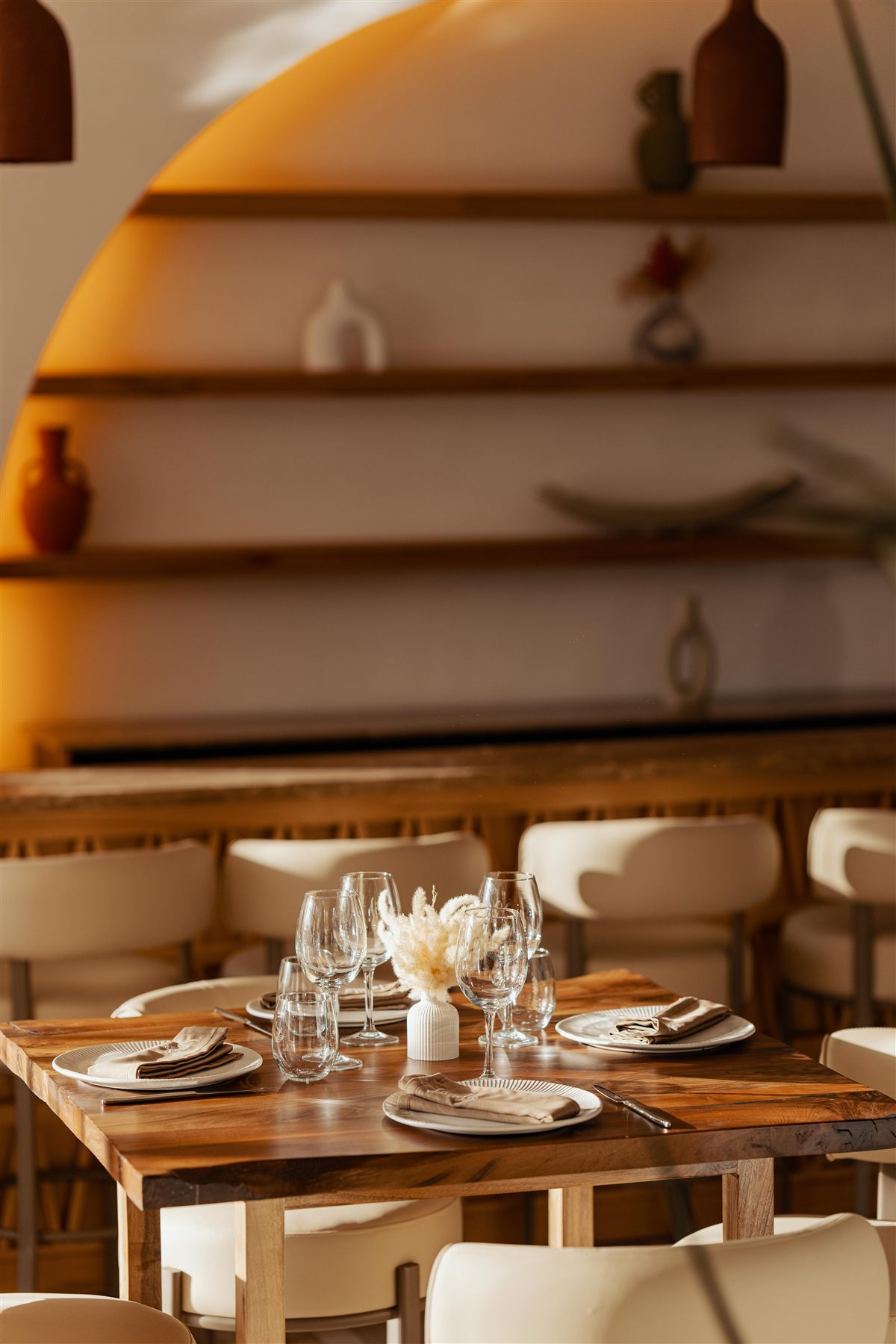 Nommōs Beach — tables